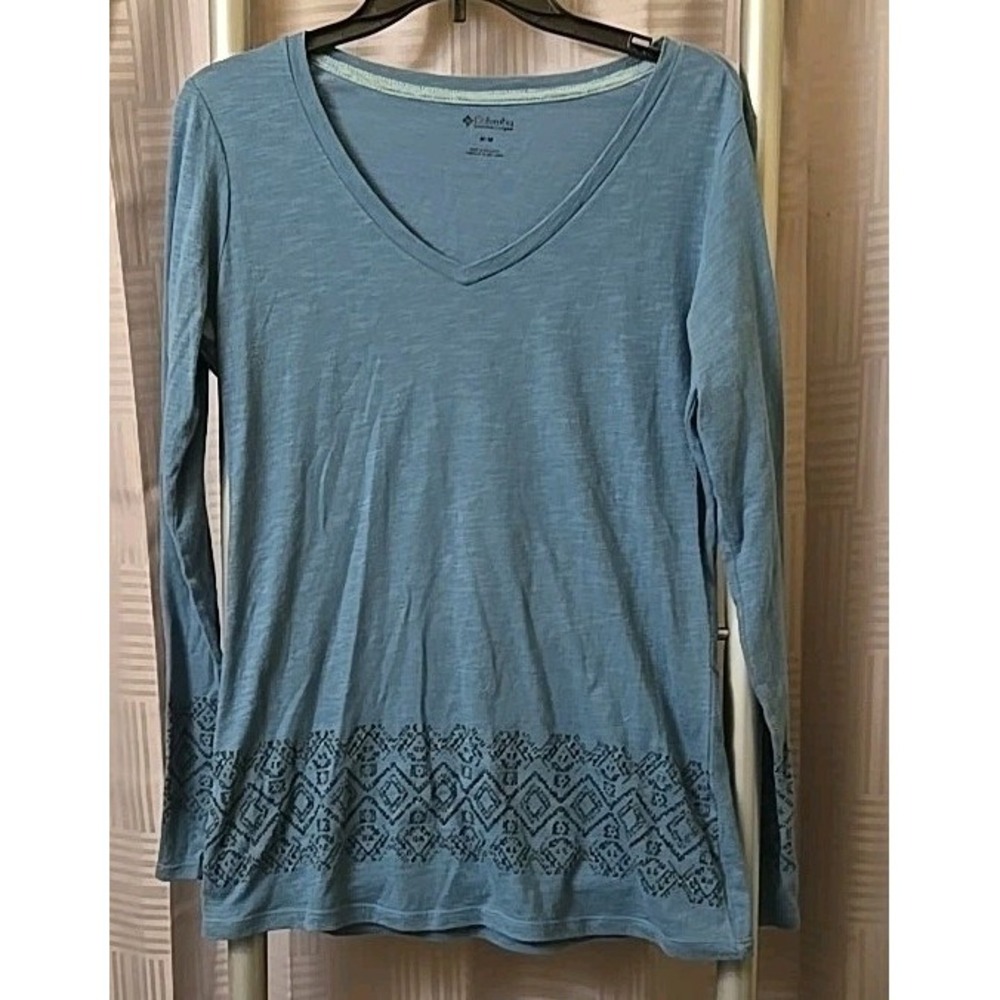 Columbia Shirt Womens Med Green Geometric Outdoor‎ Long Sleeve V-Neck Casual Tee